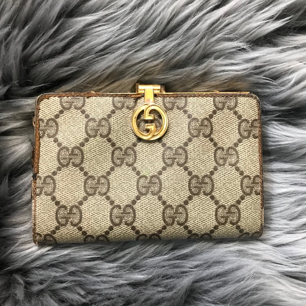 Authentic vintage Gucci wallet